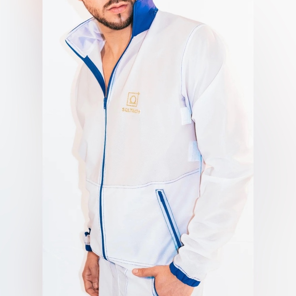 Score! Men’s BNWT SOLTEK Men’s Sun Jacket!  Sunbathe in cold weather!